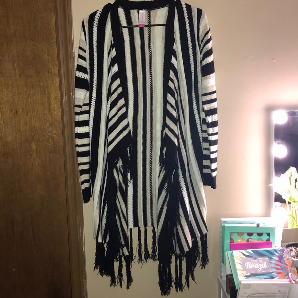 Cardigan sizeM(7-9)
